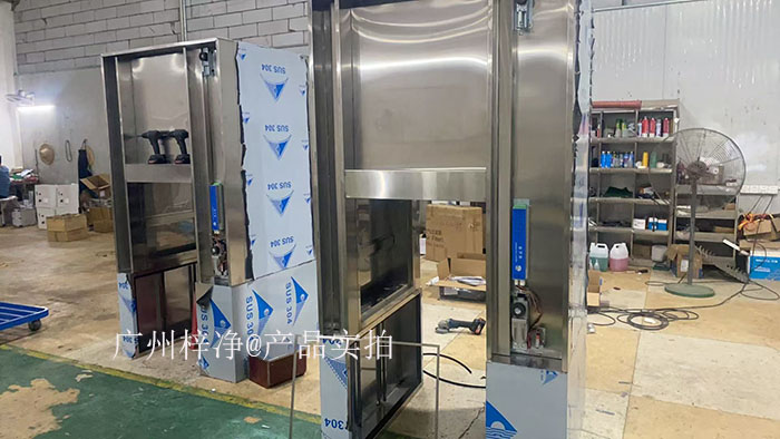 全自動感應輸送帶傳遞窗的電氣問題處理需要從選型、安裝、運行、維護、故障處理及安全注意事項等多方面進行全面考慮。